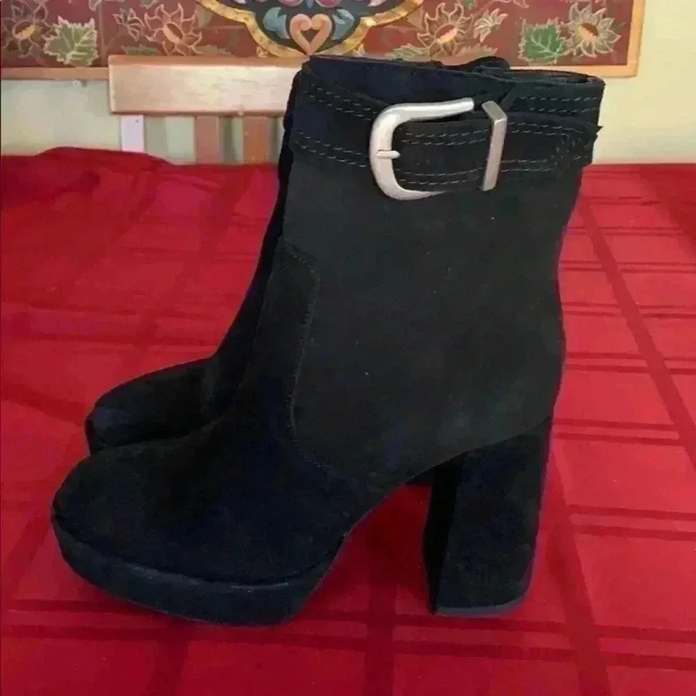 Free People women’s suede boots.